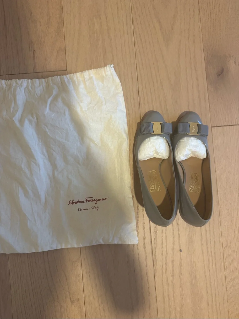 Salvatore Ferragamo Gray Patent Vara Bow Pumps with Gold Plaque